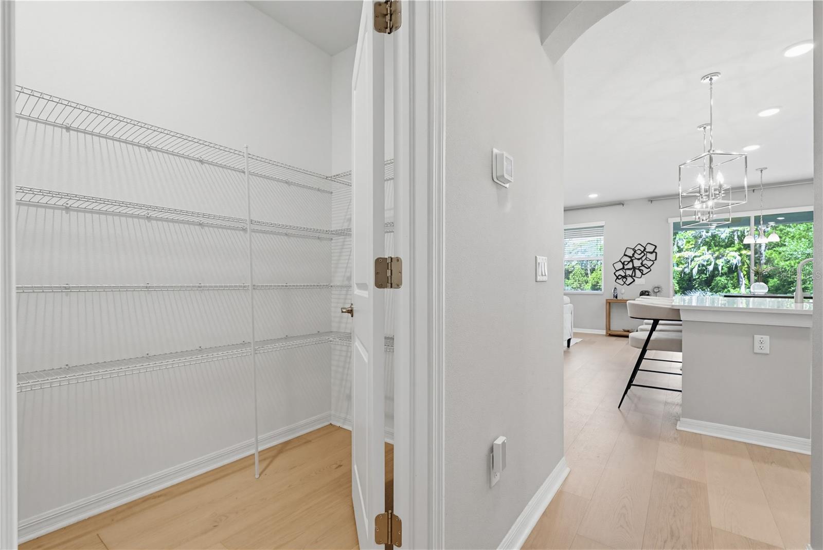 Listing photo id 18 for 9608 Sorbonne Loop