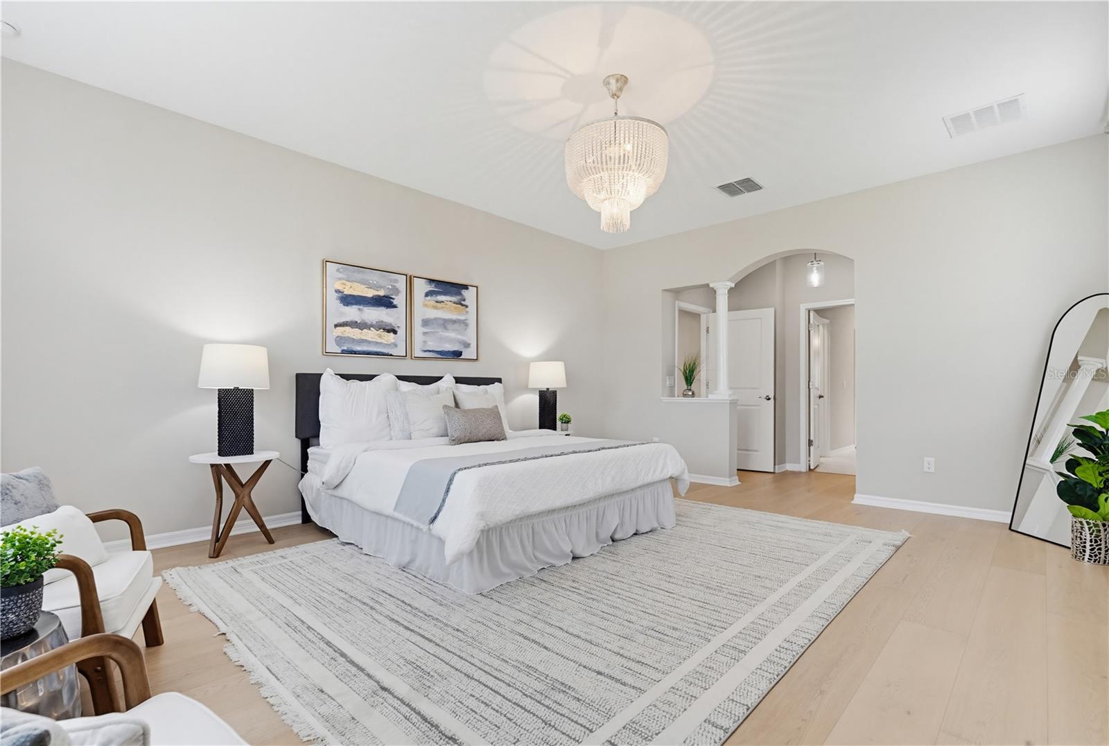 Listing photo id 20 for 9608 Sorbonne Loop