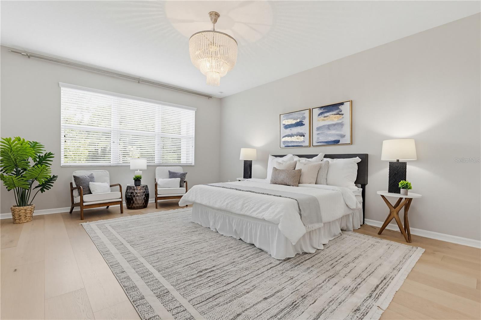 Listing photo id 22 for 9608 Sorbonne Loop