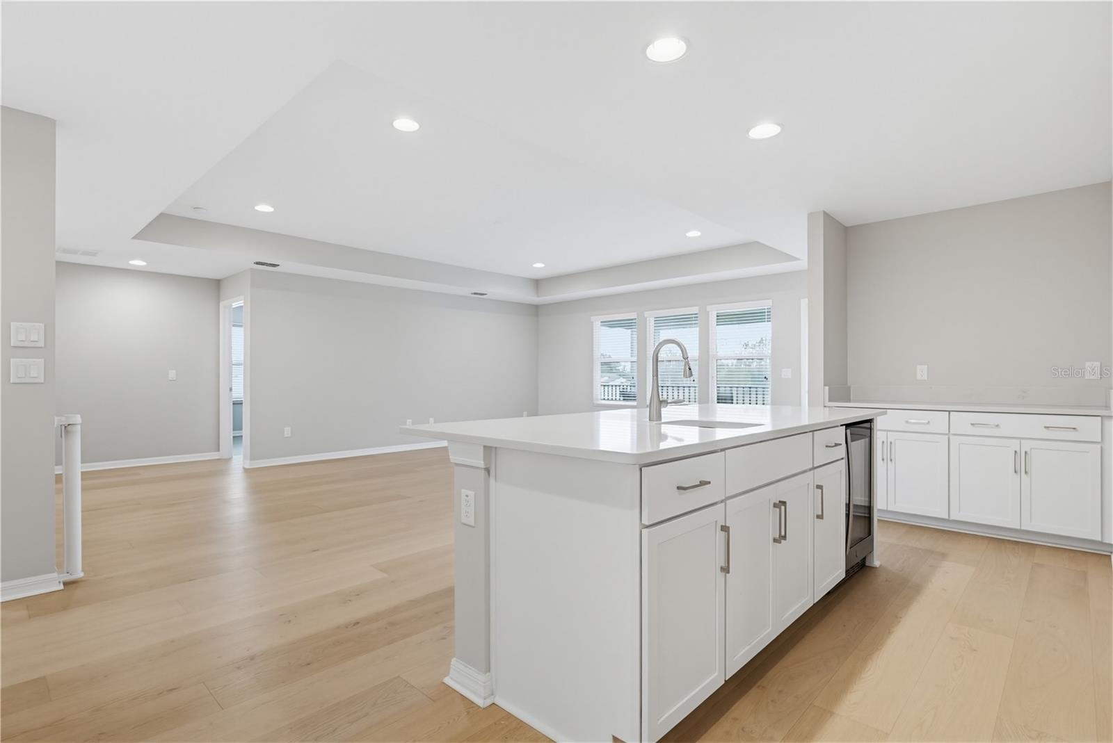 Listing photo id 32 for 9608 Sorbonne Loop