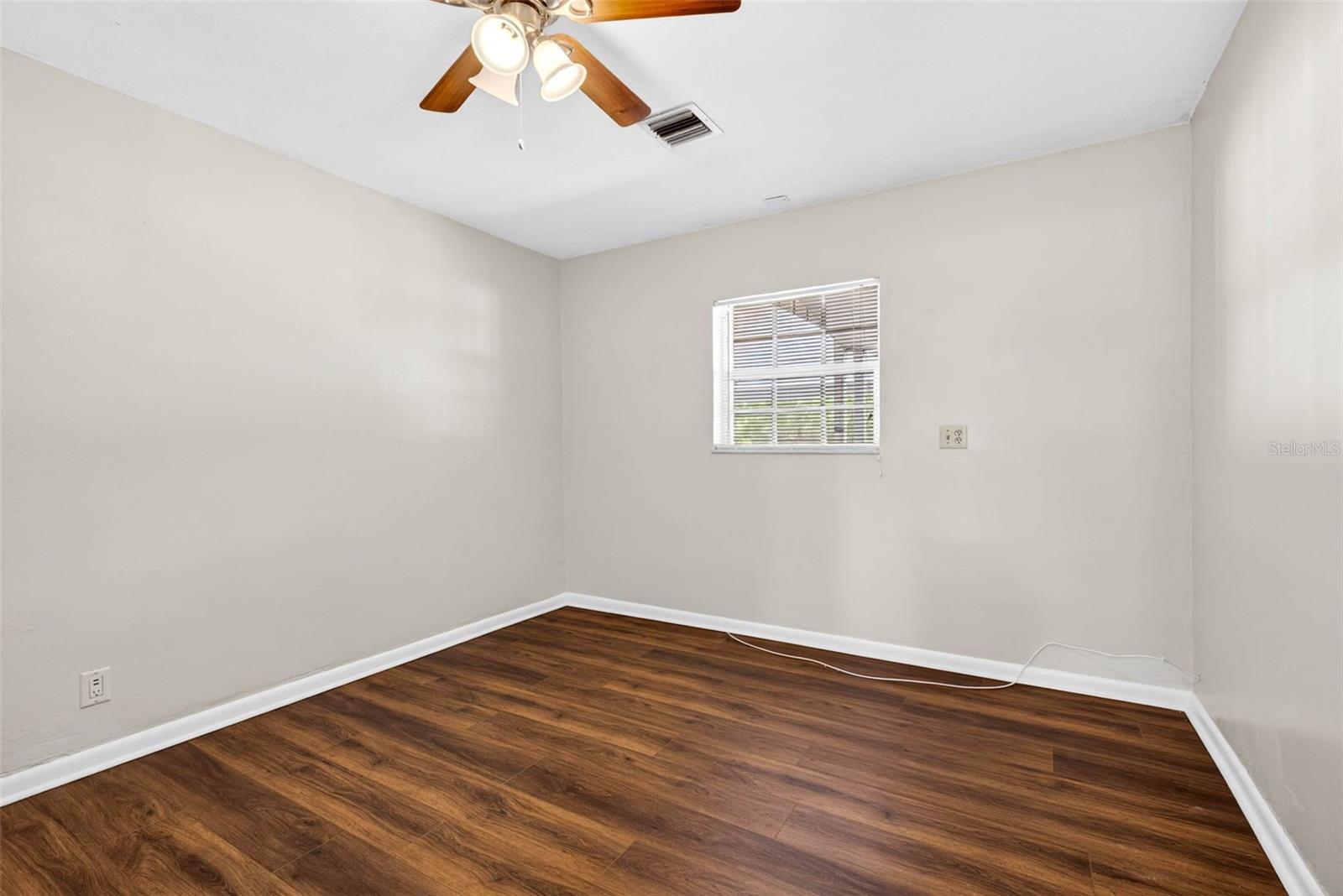Image 19 of 48 For 18140 Oakdale Road