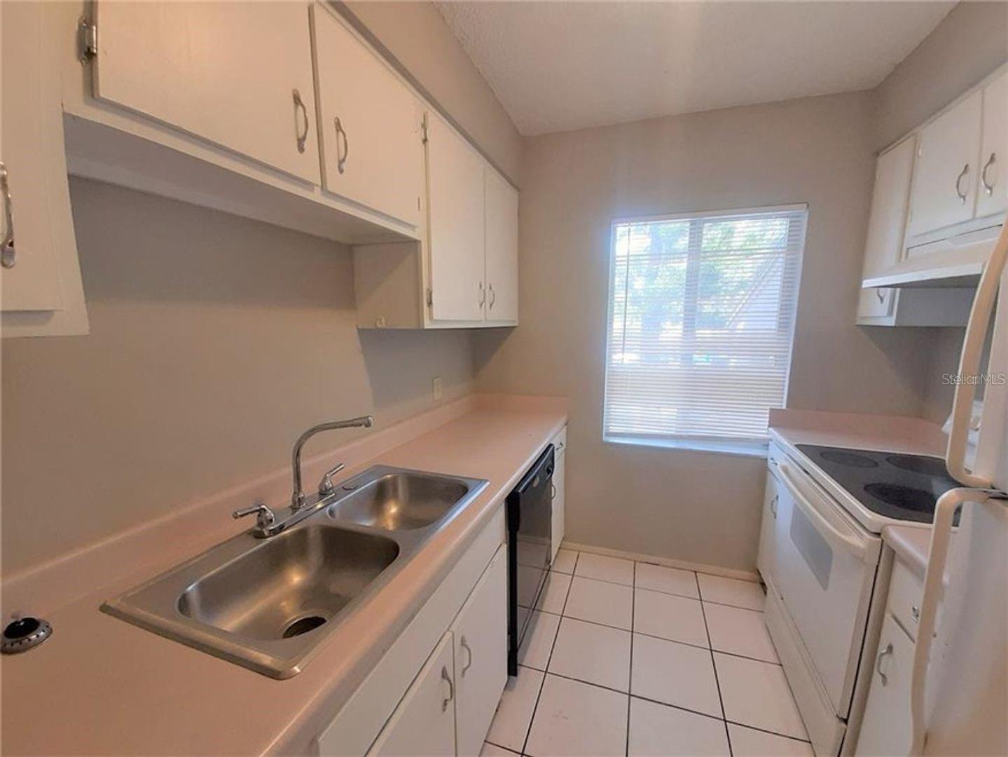 Image 2 of 10 For 7600 Abbey Lane C