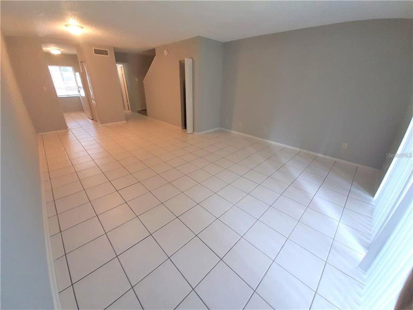 Image 3 of 10 For 7600 Abbey Lane C