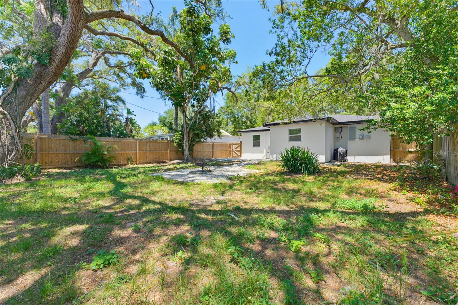 Image 33 of 37 For 1275 Palm Street