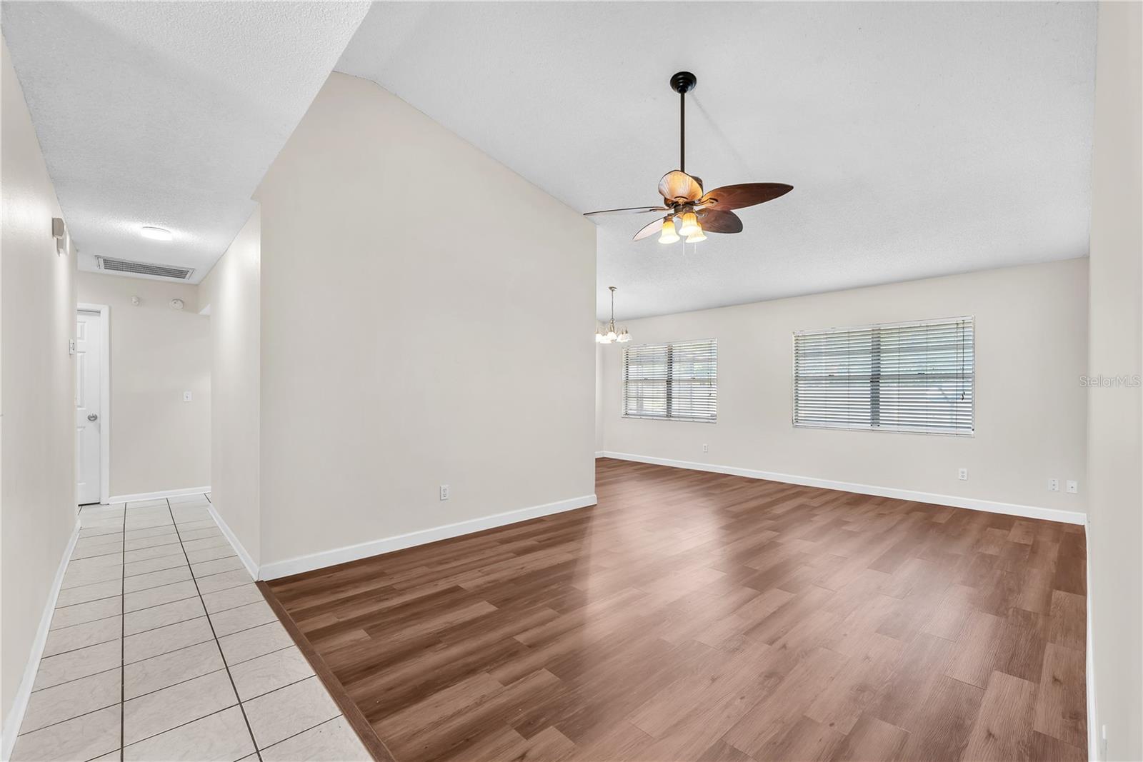 Image 4 of 26 For 3619 Orangepointe Road
