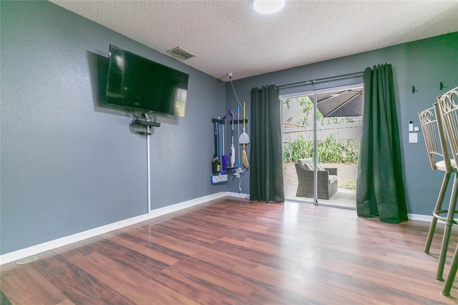 Image 12 of 49 For 9922 Ashburn Lake Drive