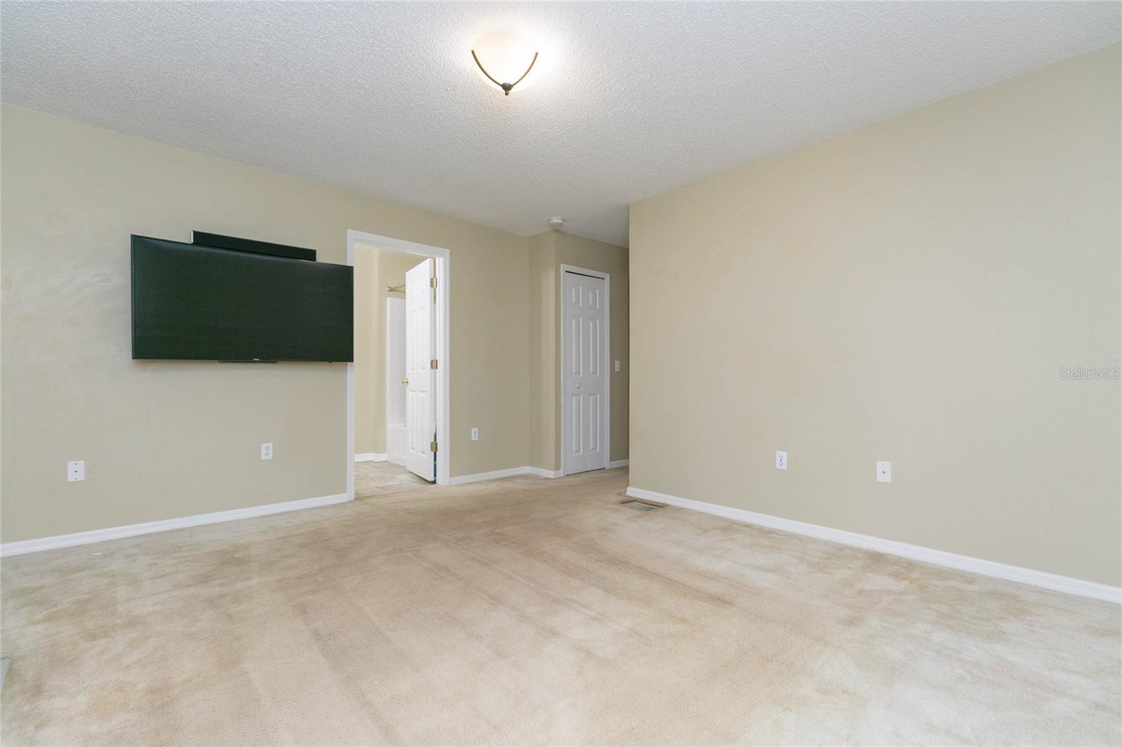Image 24 of 49 For 9922 Ashburn Lake Drive