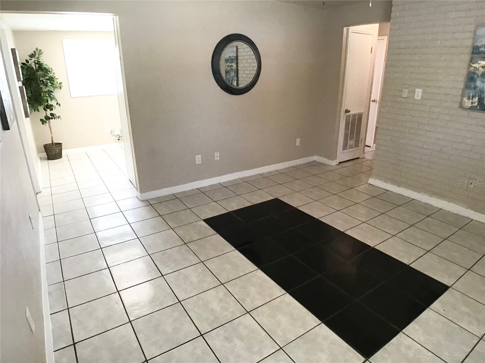 Image 4 of 16 For 4720 Leila Avenue