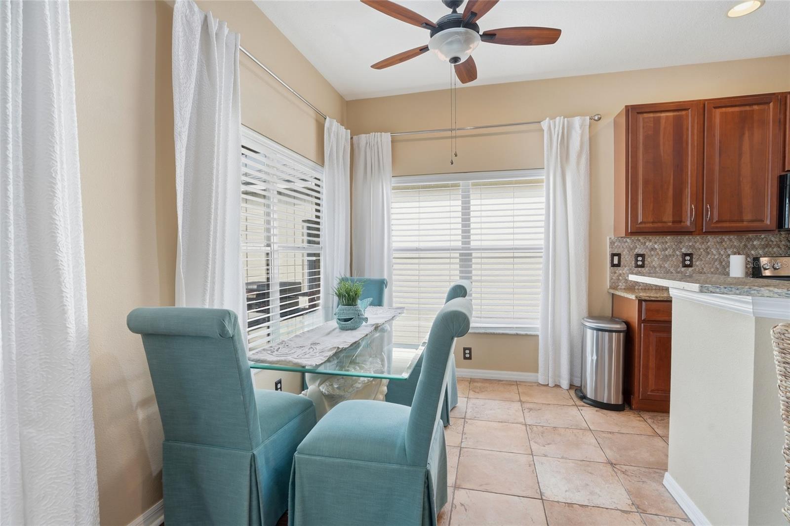 Image 17 of 46 For 23908 Hastings Way
