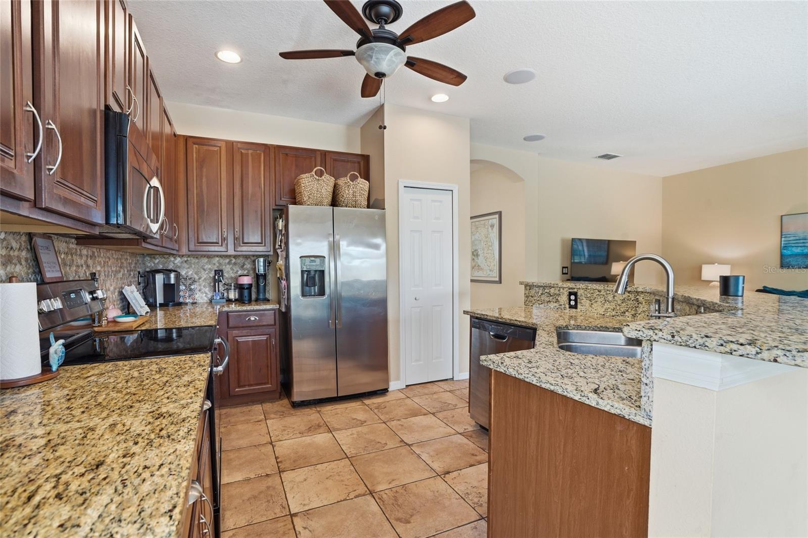 Image 19 of 46 For 23908 Hastings Way