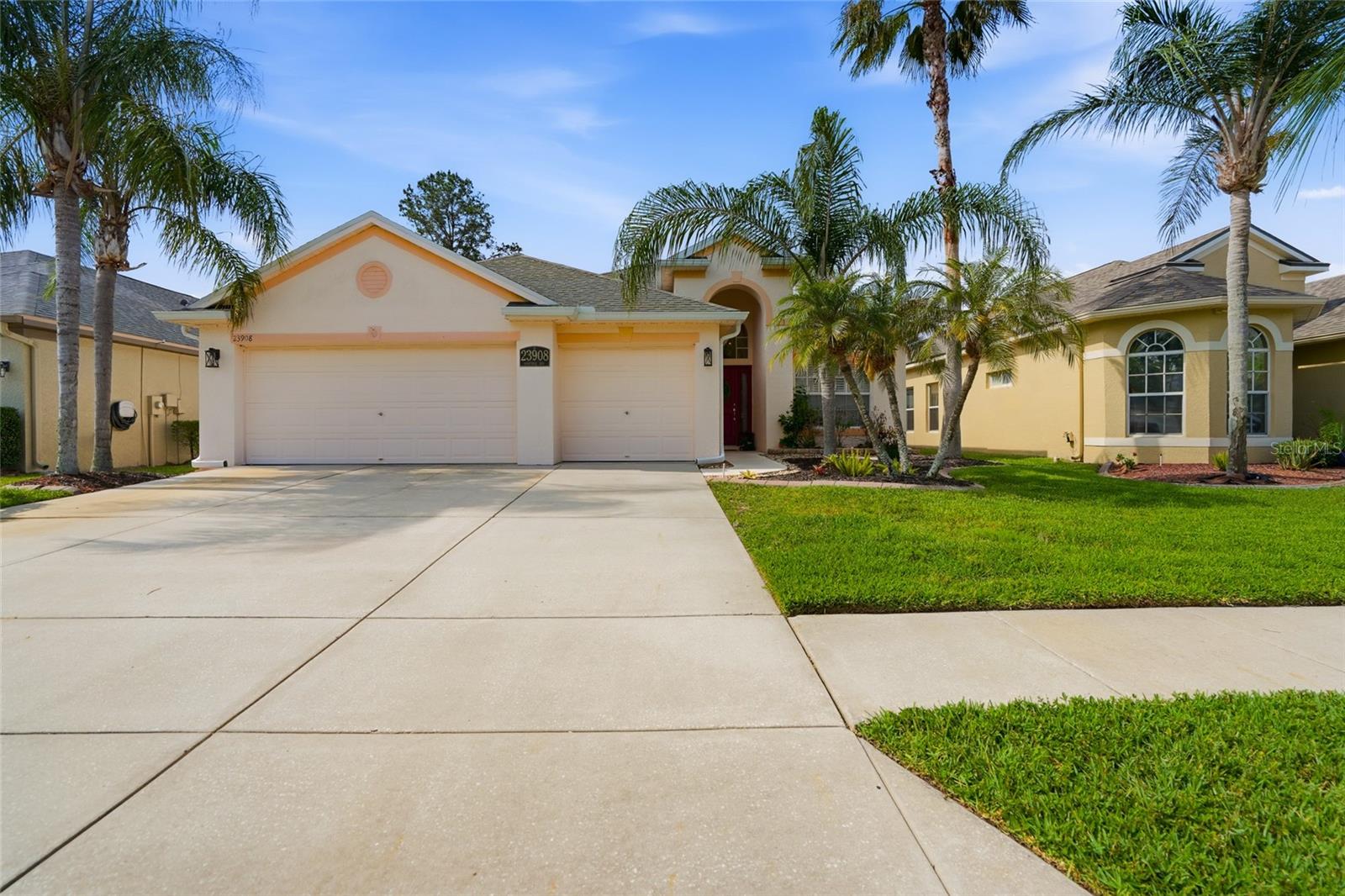 Image 2 of 46 For 23908 Hastings Way