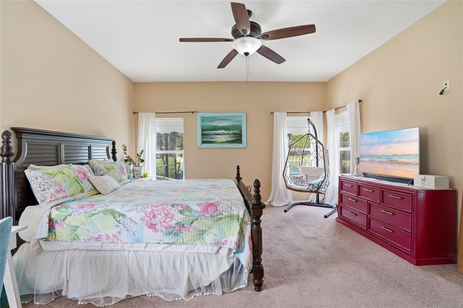 Image 22 of 46 For 23908 Hastings Way