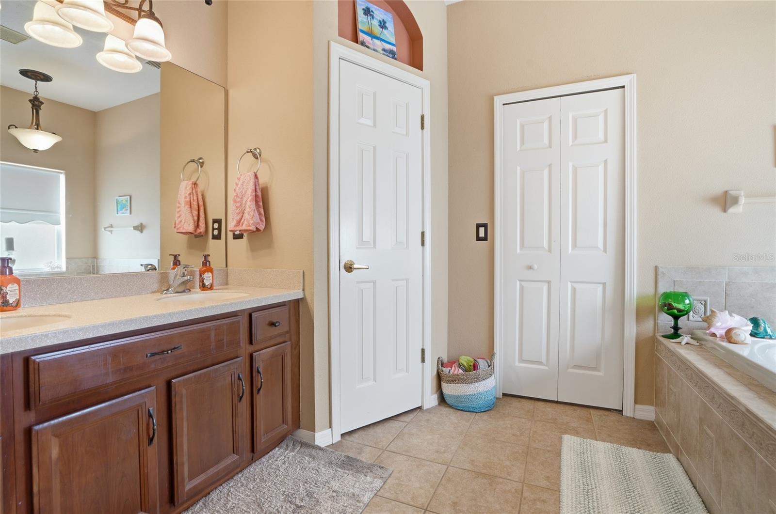 Image 23 of 46 For 23908 Hastings Way
