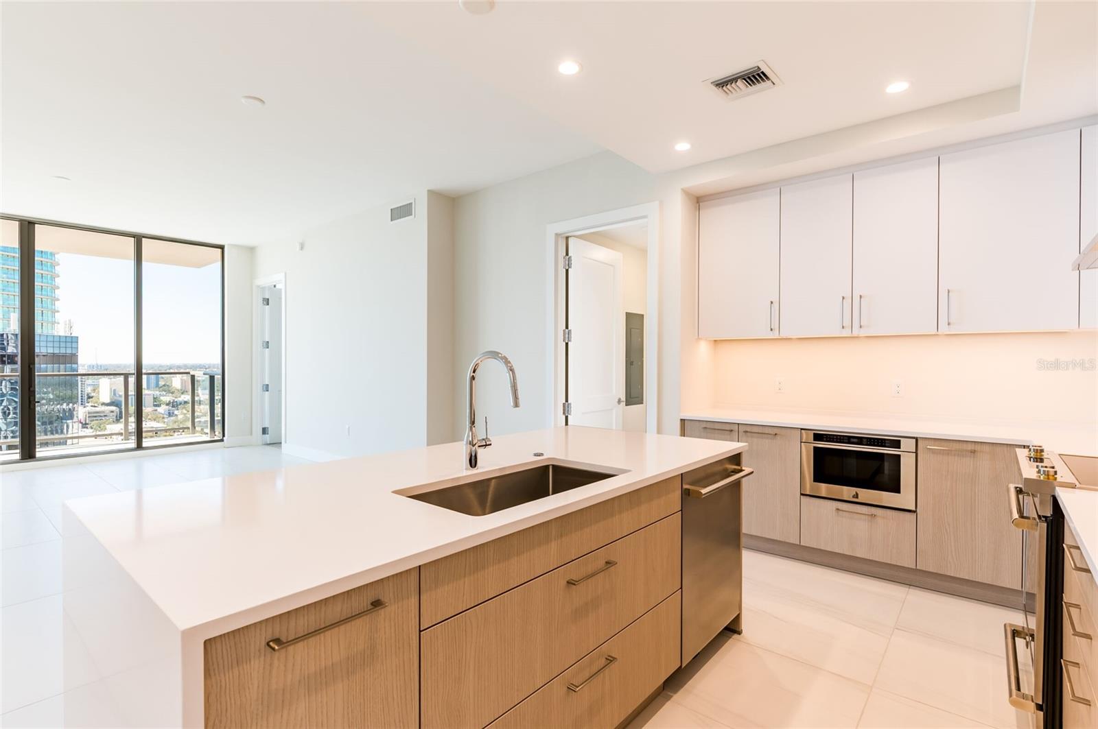 Image 4 of 72 For 275 1st Avenue South  2208