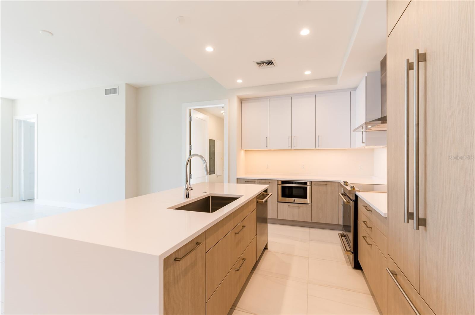 Image 6 of 72 For 275 1st Avenue South  2208