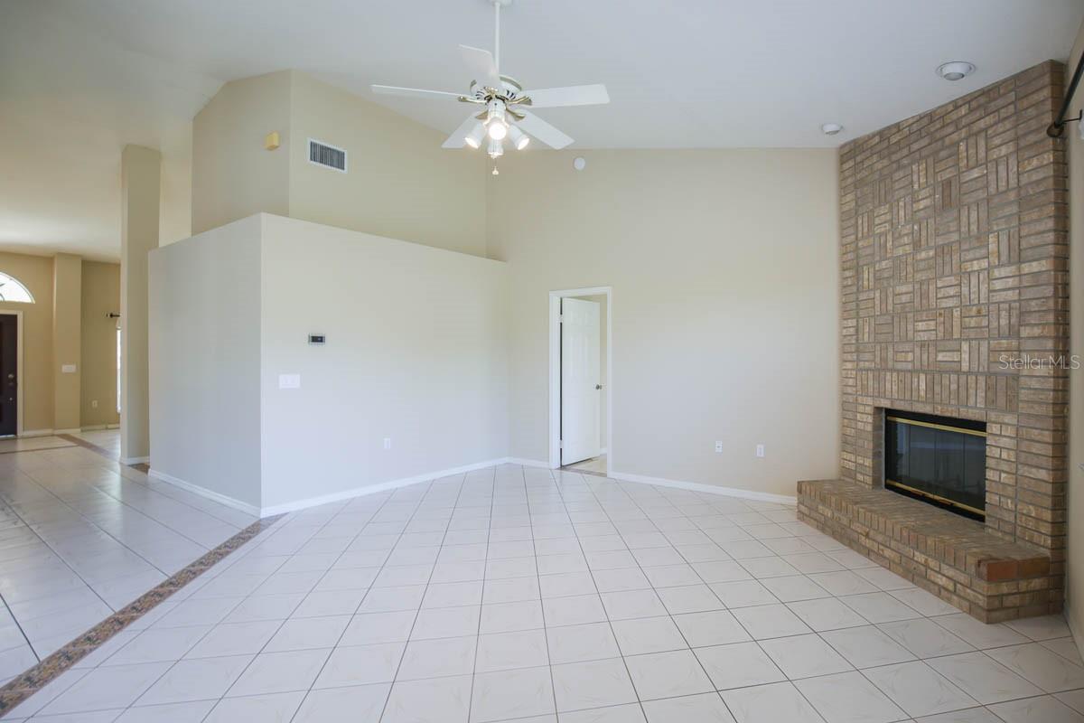 Image 10 of 27 For 9214 Sunnyoak Drive