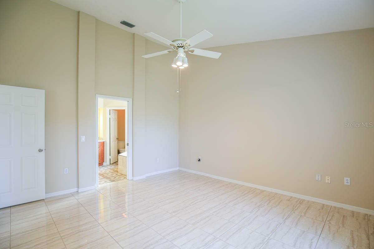 Image 11 of 27 For 9214 Sunnyoak Drive