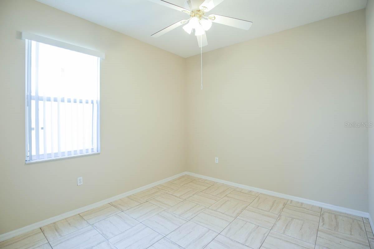 Image 18 of 27 For 9214 Sunnyoak Drive