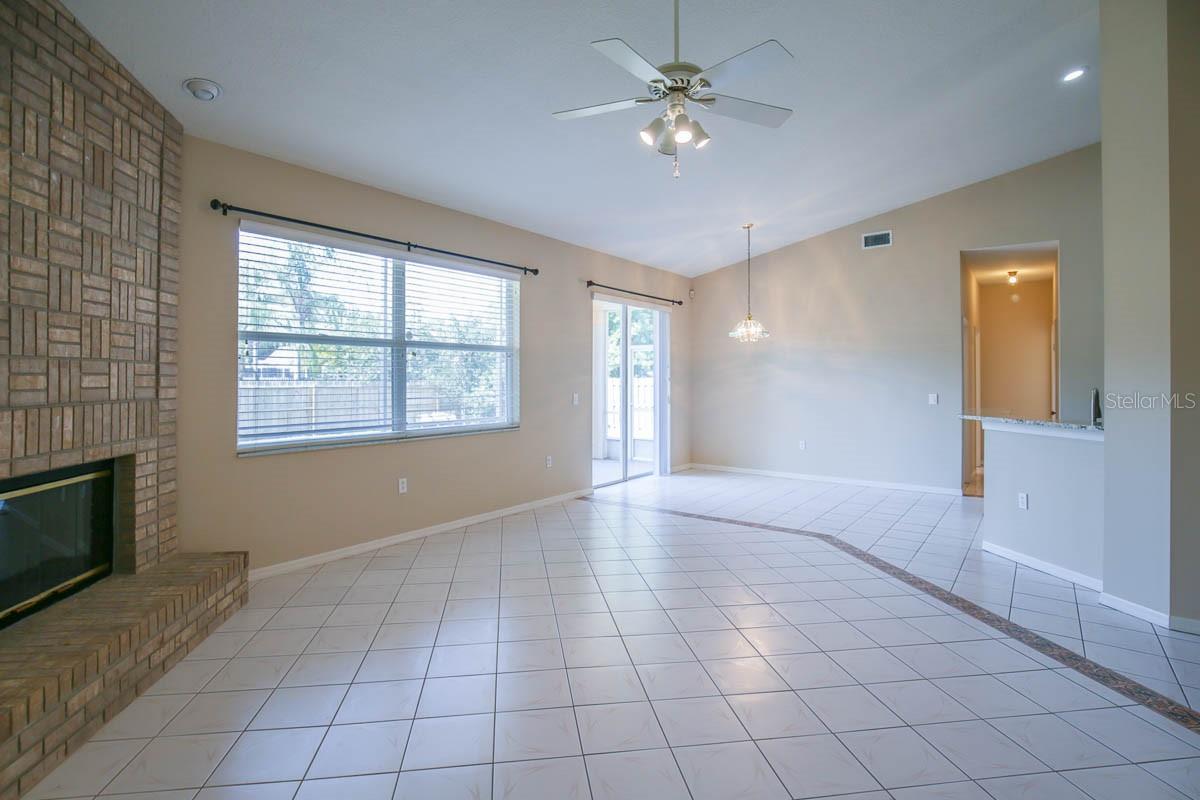 Image 8 of 27 For 9214 Sunnyoak Drive