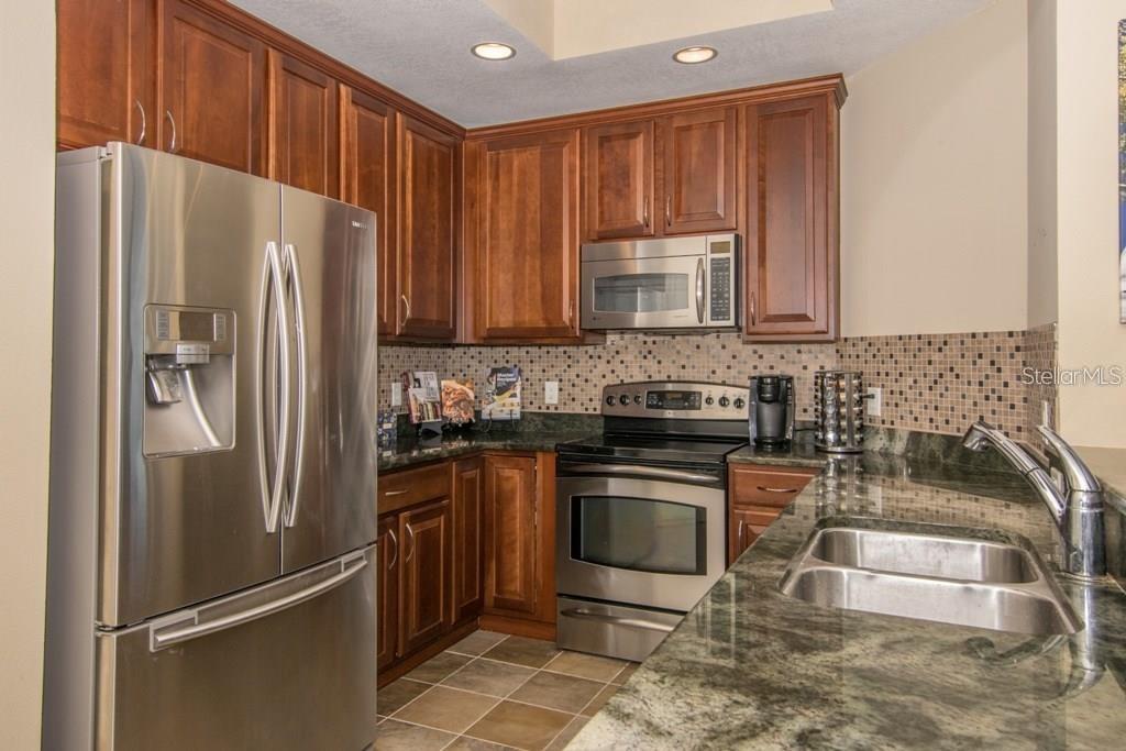 Image 3 of 16 For 1209 Cumberland Avenue 2502