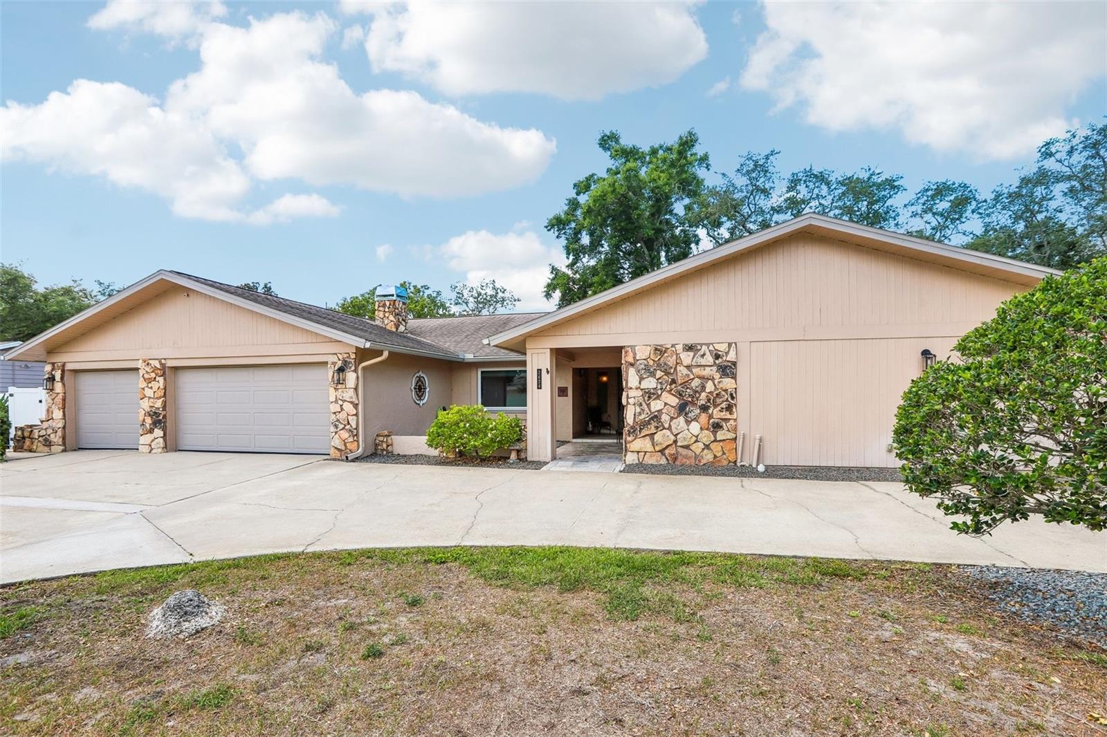 Details for 2424 Sundancer Drive, CLEARWATER, FL 33759