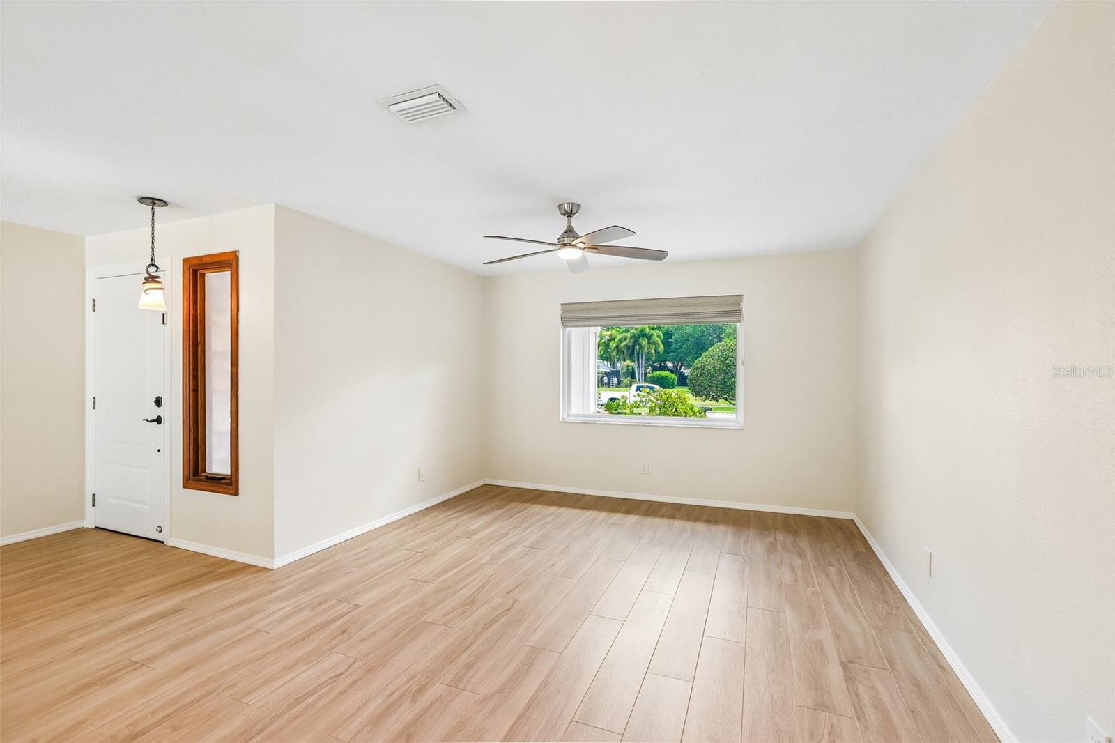 Image 14 of 99 For 2424 Sundancer Drive