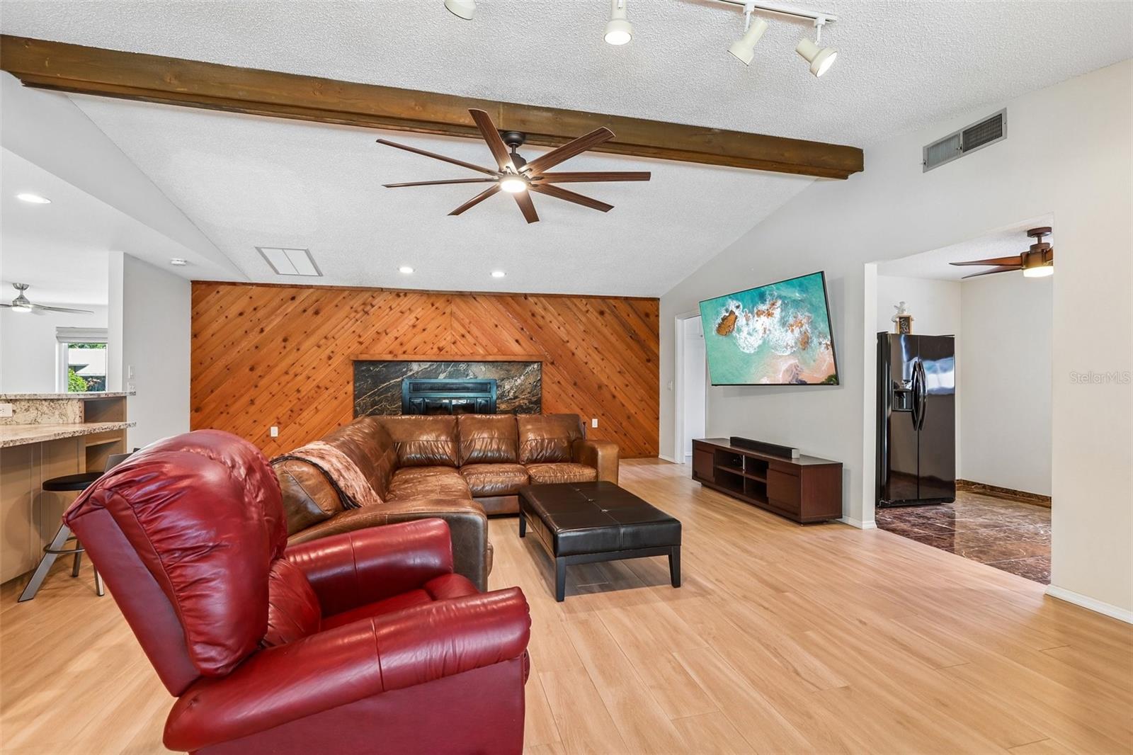 Image 19 of 99 For 2424 Sundancer Drive