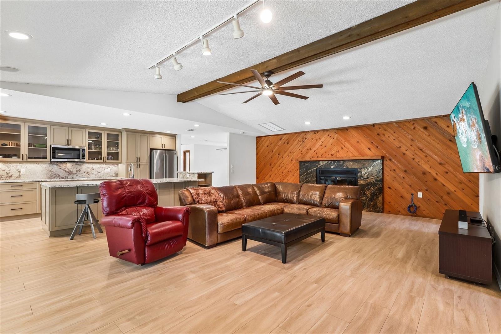 Image 20 of 99 For 2424 Sundancer Drive