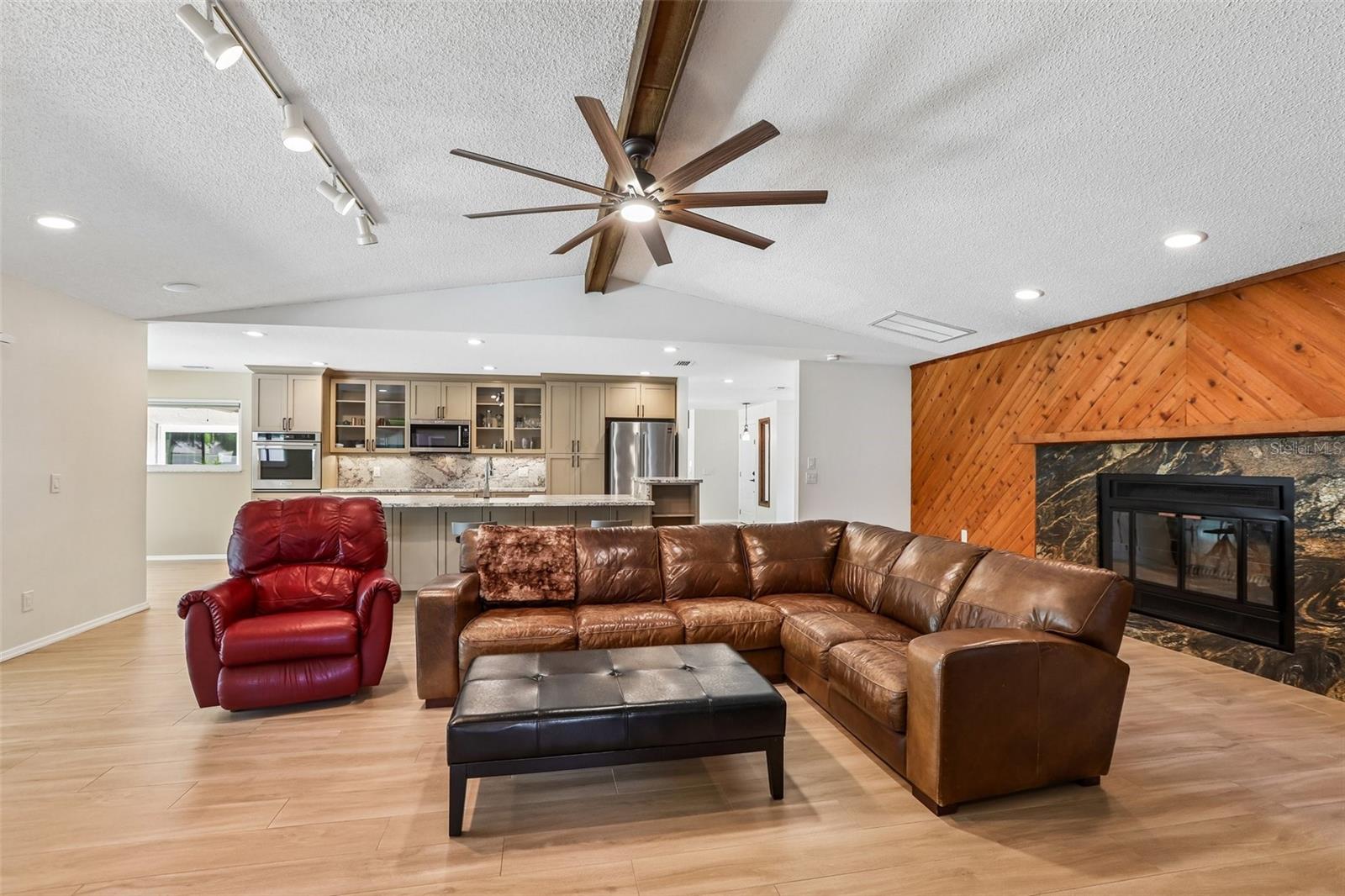 Image 21 of 99 For 2424 Sundancer Drive
