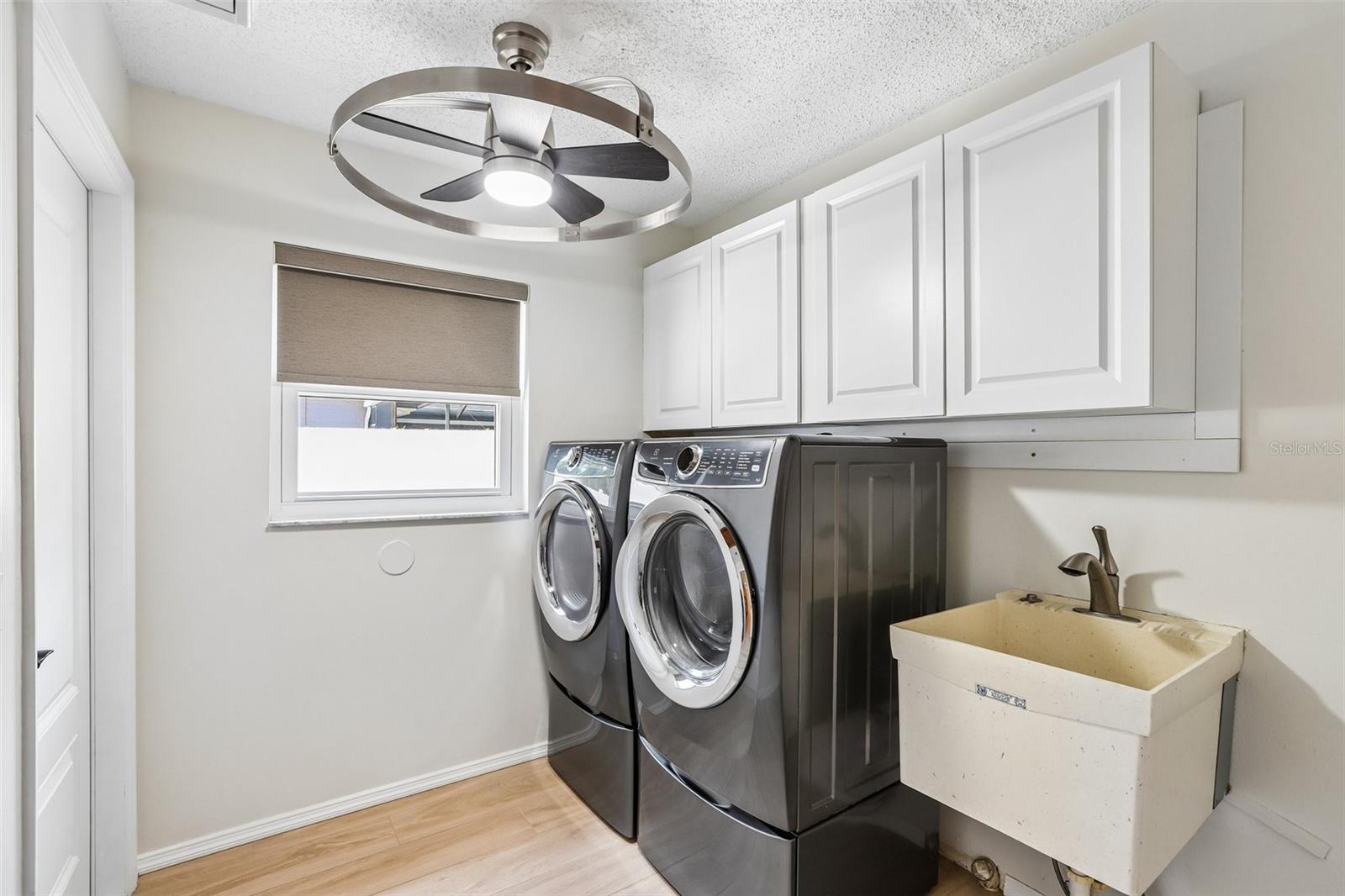 Image 34 of 99 For 2424 Sundancer Drive