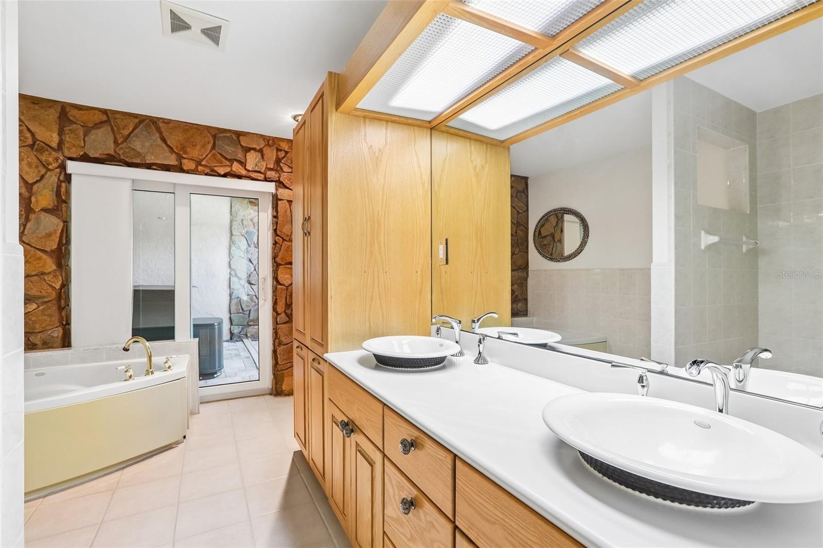 Image 50 of 99 For 2424 Sundancer Drive