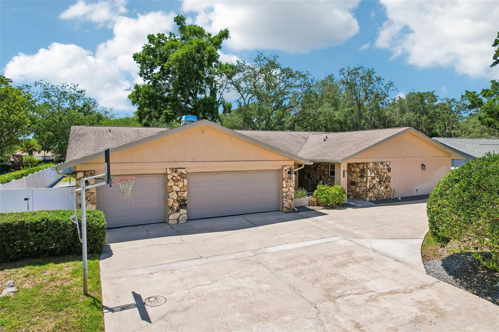 Image 88 of 99 For 2424 Sundancer Drive