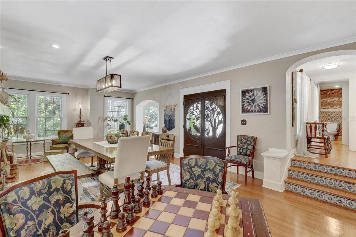 Image 10 of 82 For 325 49th Street N