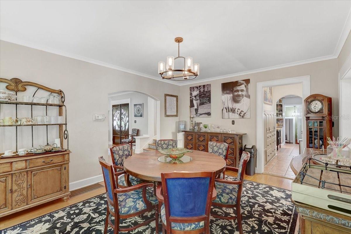 Image 14 of 82 For 325 49th Street N
