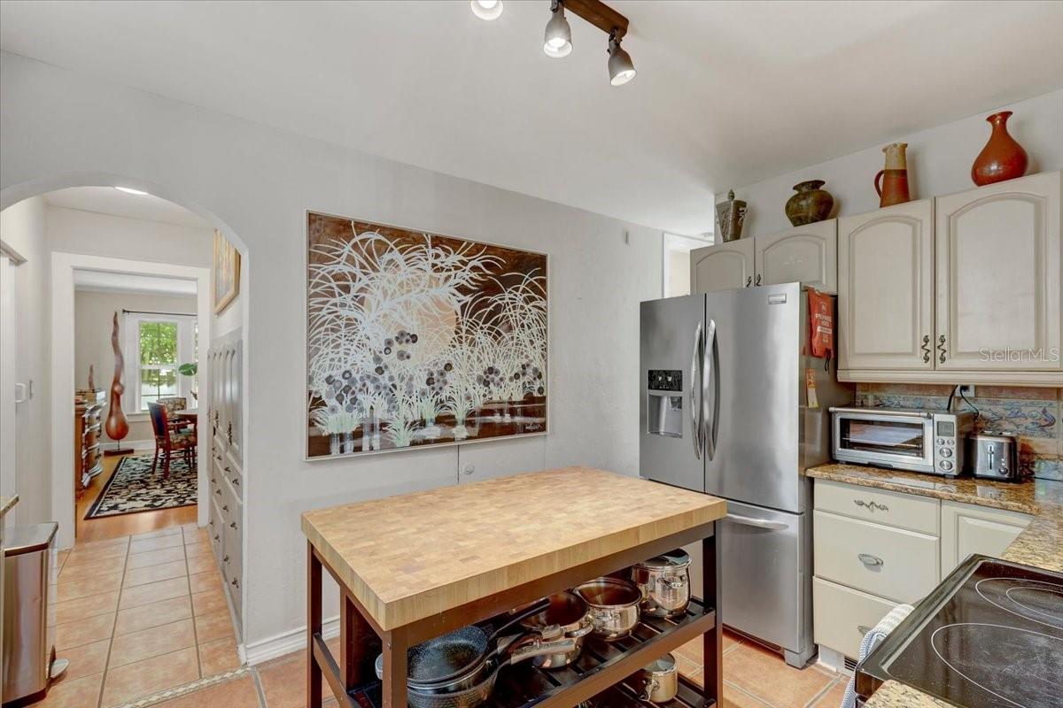 Image 15 of 82 For 325 49th Street N
