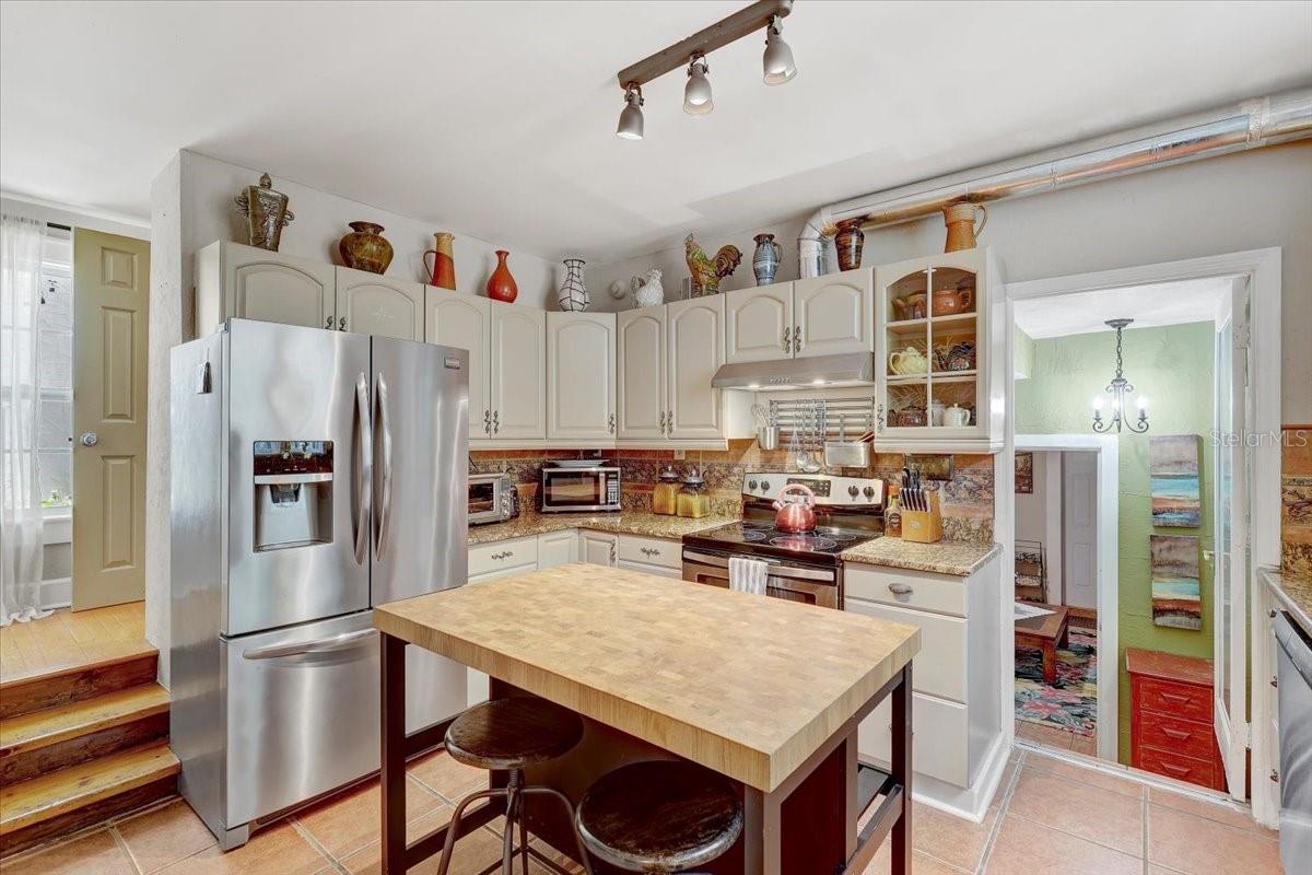 Image 16 of 82 For 325 49th Street N