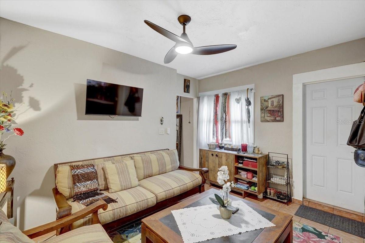 Image 18 of 82 For 325 49th Street N