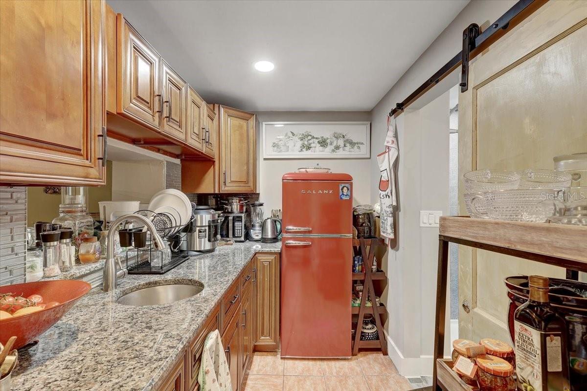 Image 22 of 82 For 325 49th Street N