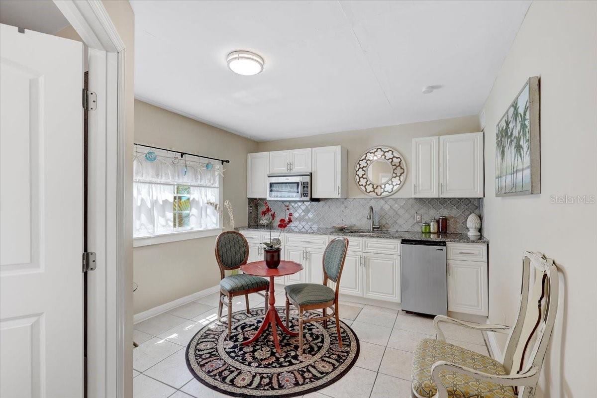 Image 41 of 82 For 325 49th Street N