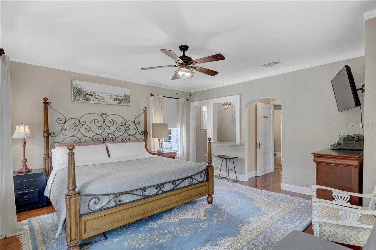 Image 47 of 82 For 325 49th Street N