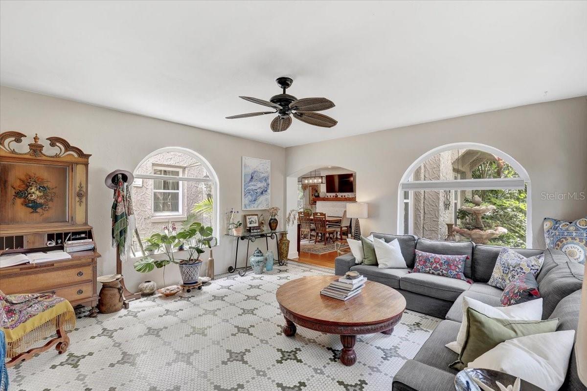 Image 5 of 82 For 325 49th Street N