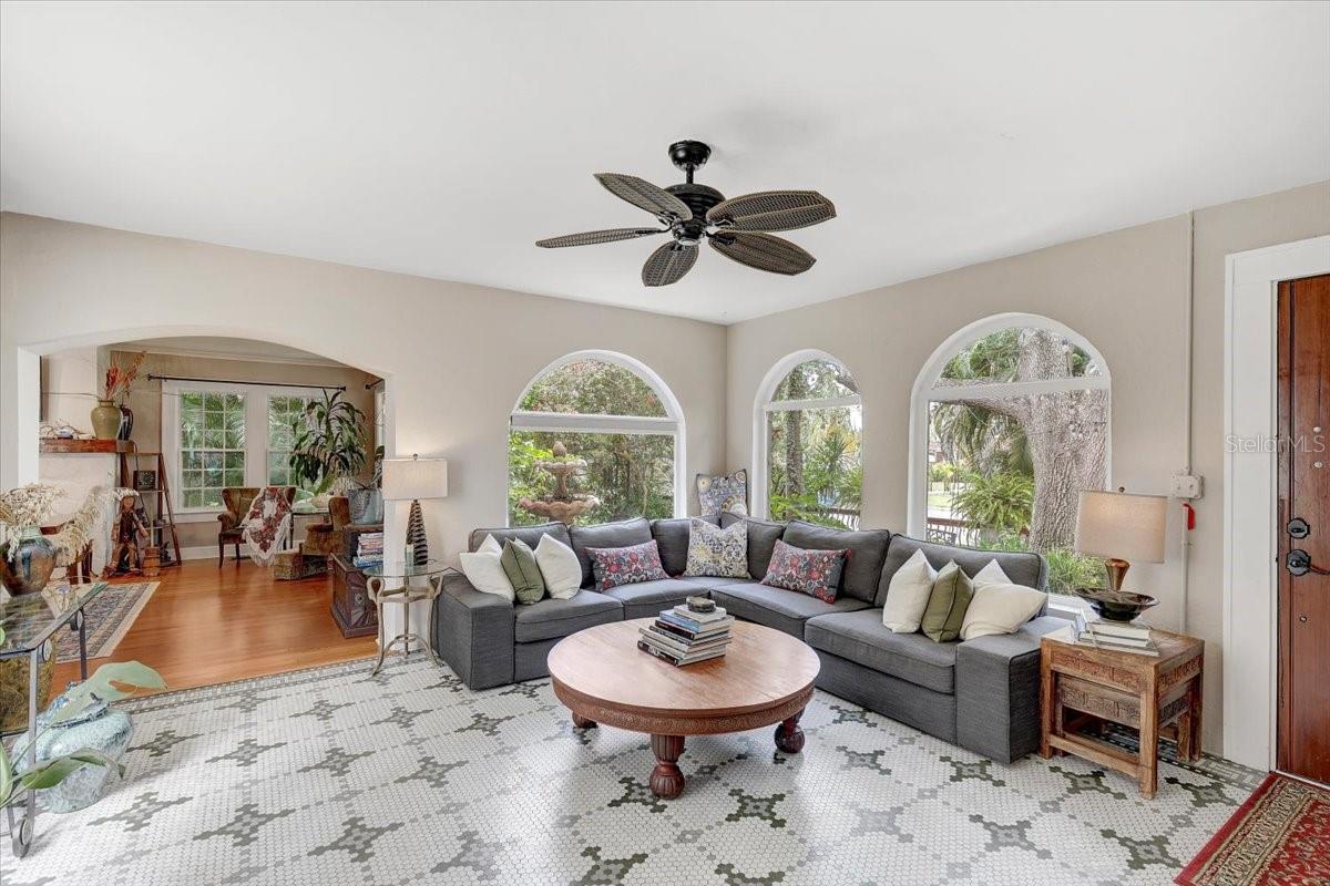 Image 7 of 82 For 325 49th Street N