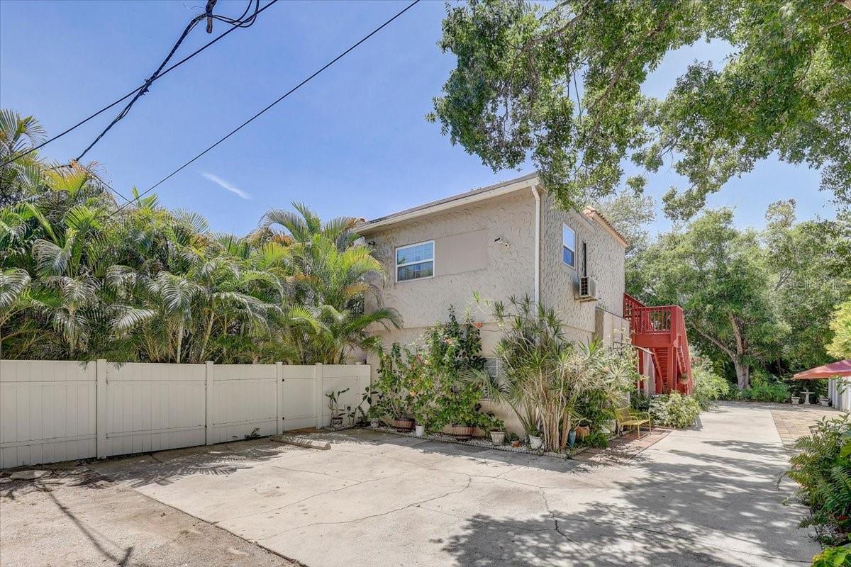 Image 74 of 82 For 325 49th Street N