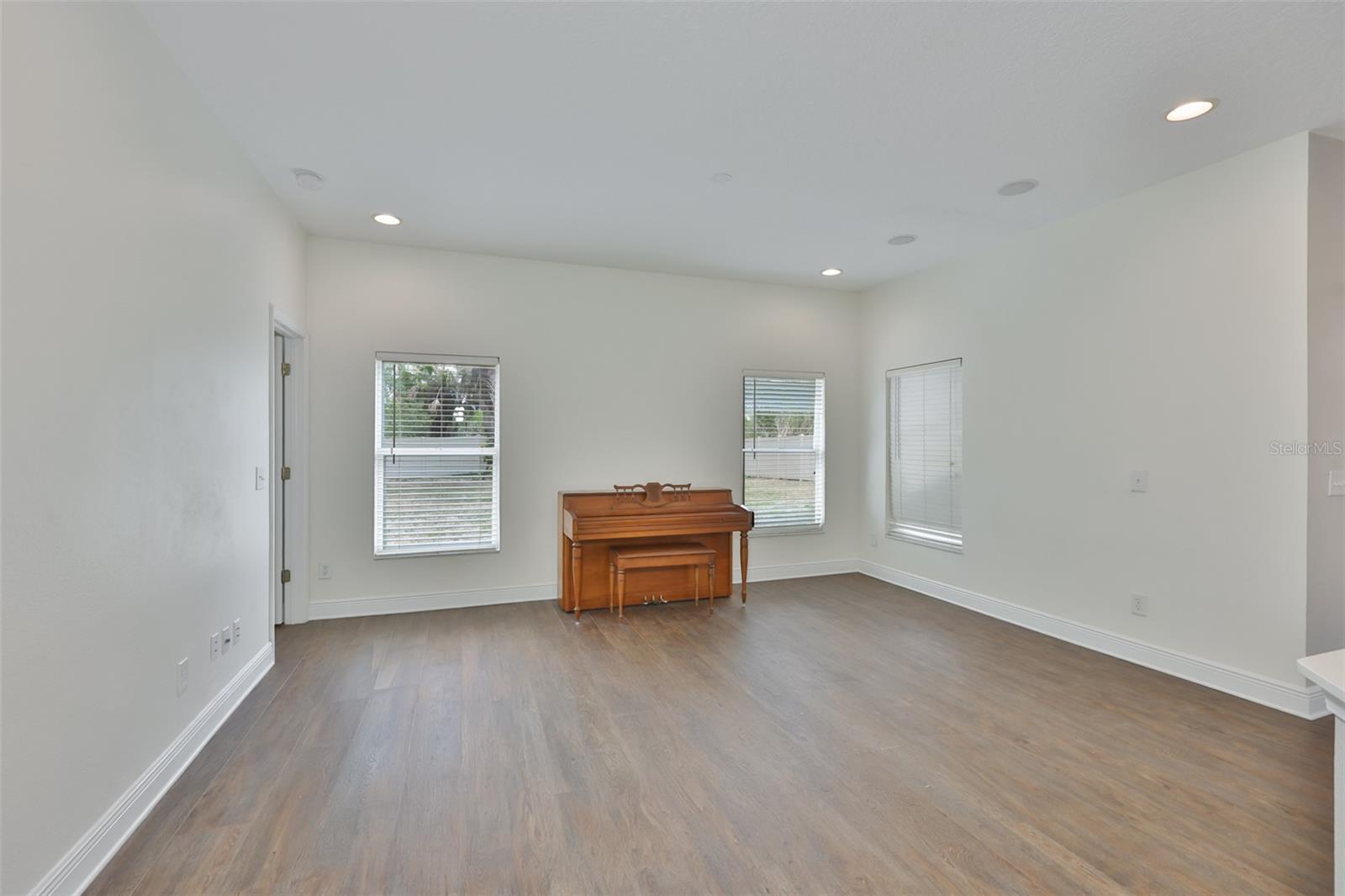 Image 16 of 48 For 708 Coade Stone Drive