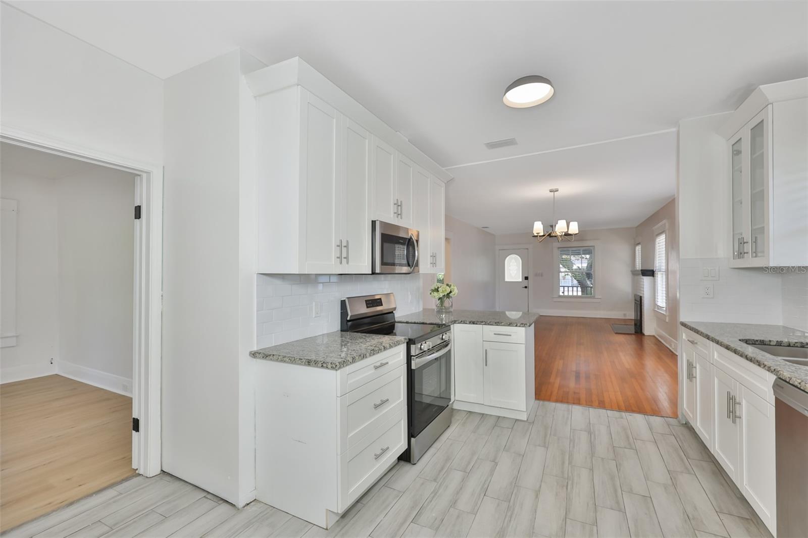 Image 10 of 30 For 902 Columbus Drive