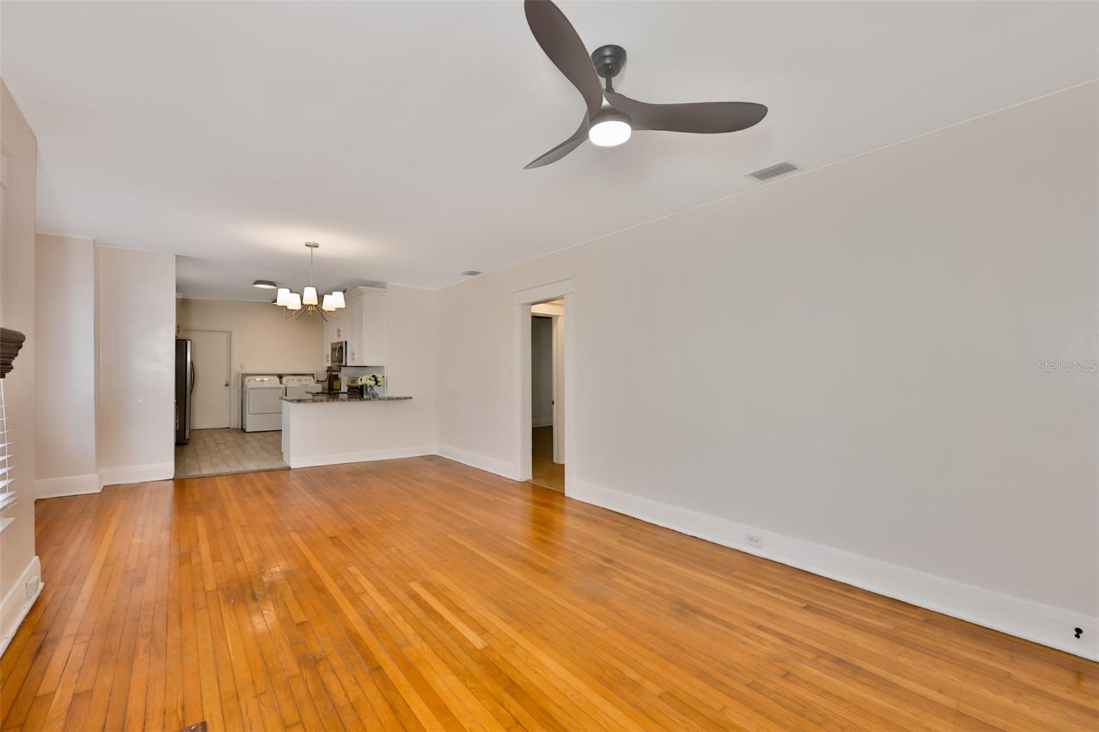 Image 13 of 30 For 902 Columbus Drive