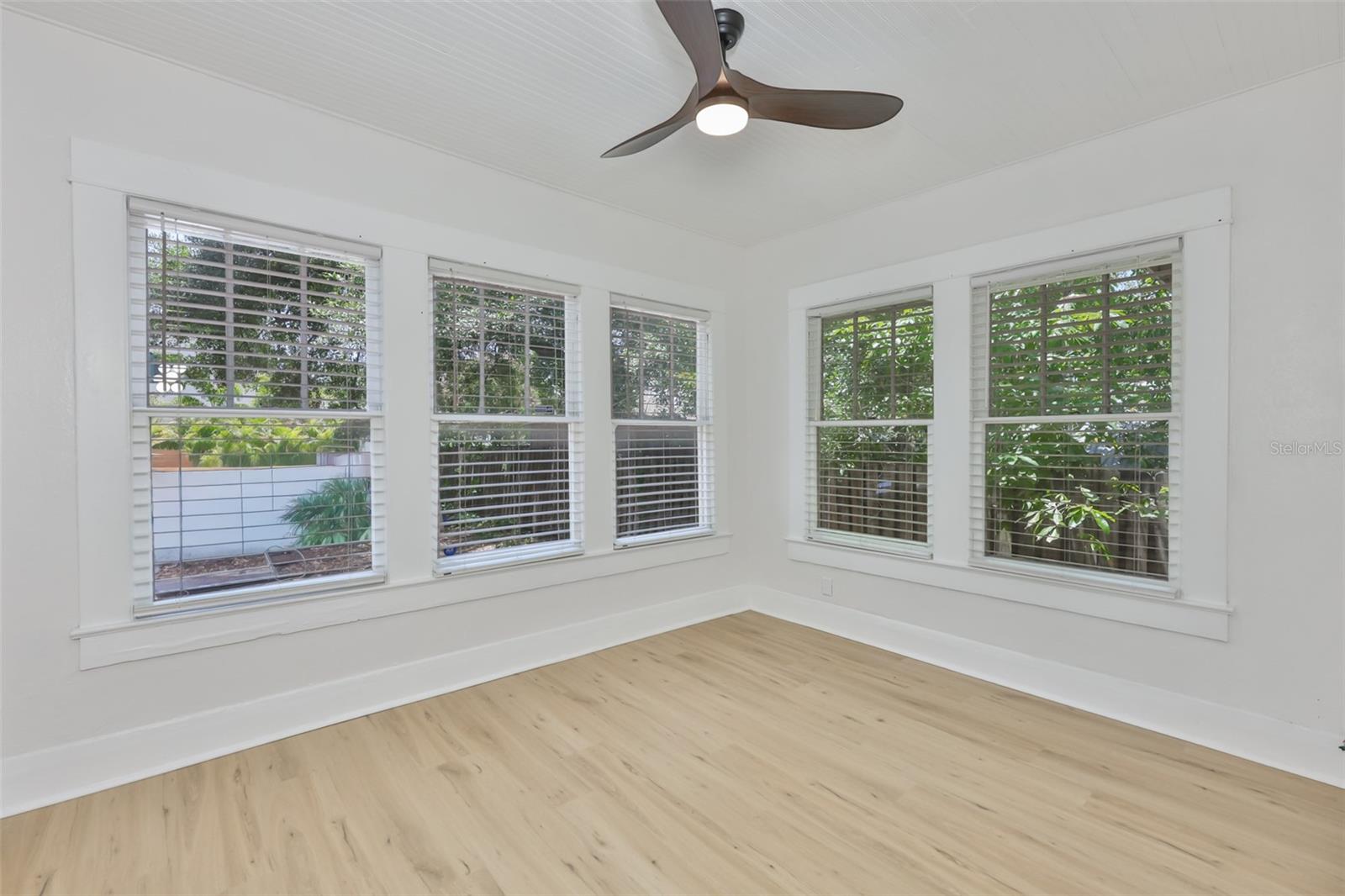 Image 15 of 30 For 902 Columbus Drive