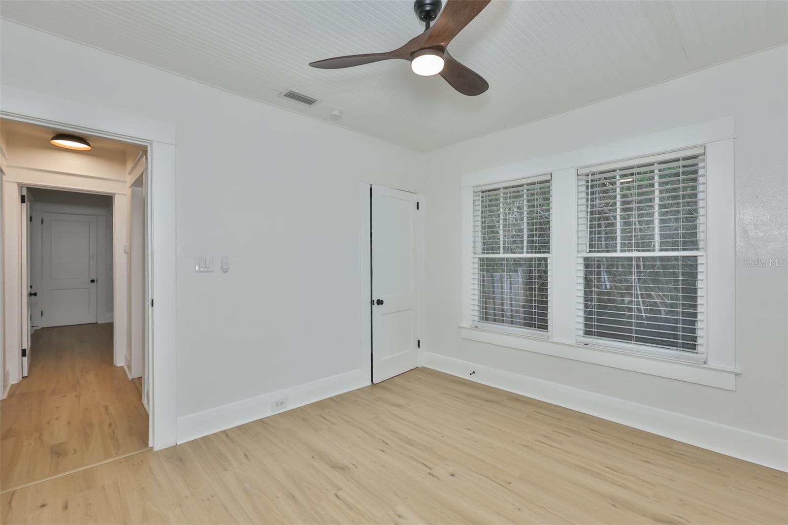 Image 22 of 30 For 902 Columbus Drive