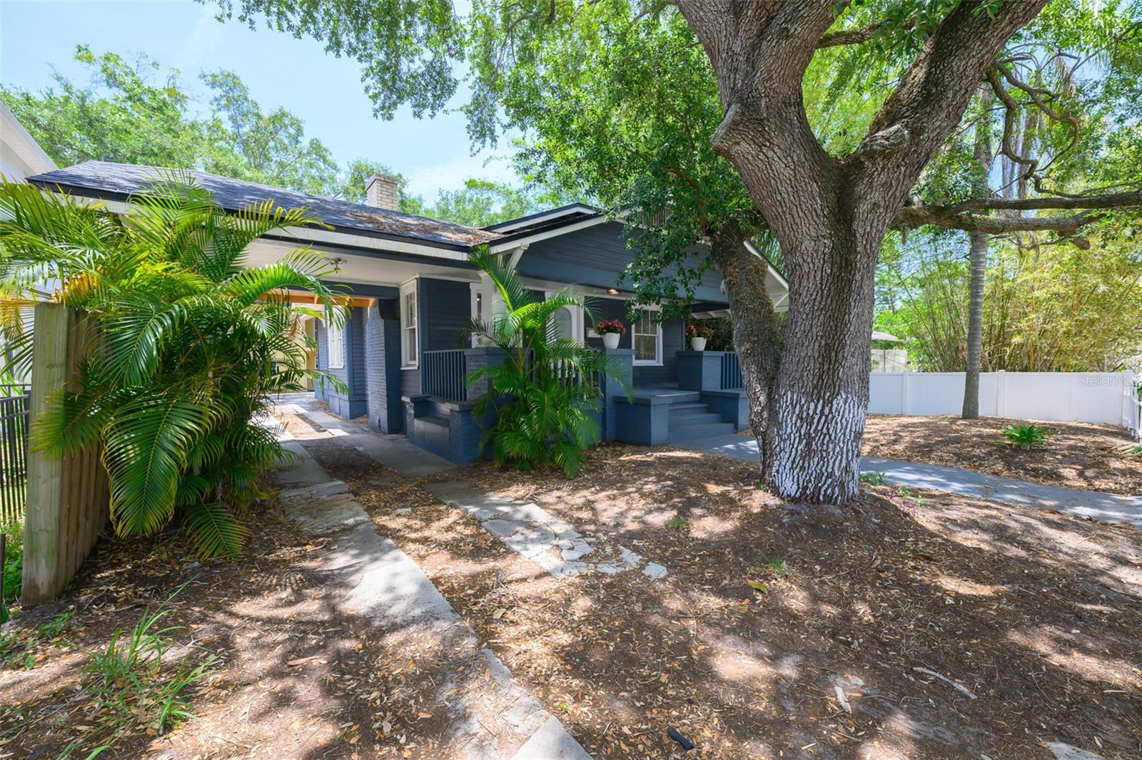 Image 3 of 30 For 902 Columbus Drive