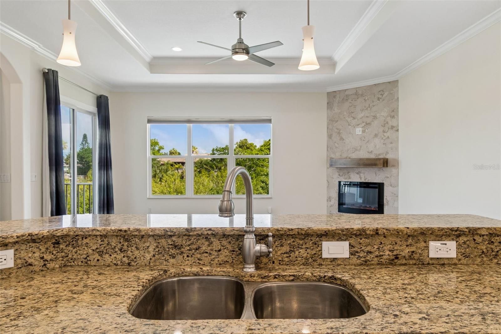 Image 11 of 75 For 435 Westwinds Drive
